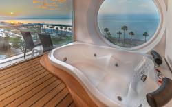 PEARLY HOTEL