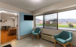 Super 8 by Wyndham Charleston WV