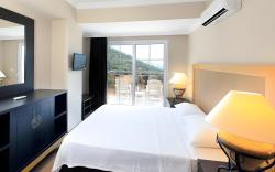 Manaspark Deluxe Hotel
