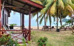 pulau tioman mentawak chalet