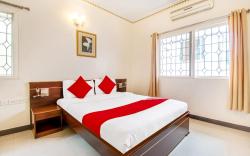 Hotel Station View Mughalsarai by ShriGo Hotels