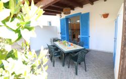 Ground floor villa with barbecue for 5 guests Pt48