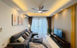 Cozy 3BR unit at R&F Princess by ANJU