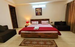 Yogvan Holiday's 1BHK Sunlit Apartment Tapovan