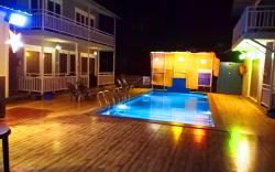 Sea Shell Beach Cottages & Suite