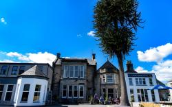 Laurel bank Hotel