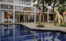 Giraffe Villa Seminyak