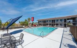 Econo Lodge Stockton near I-5 Fairgrounds