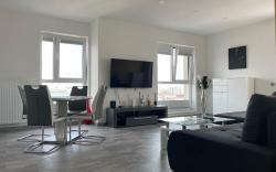 Lakeview 2 Room Penthouse Rooftop Terrace W15
