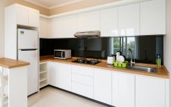 Comfortable 2 Bedroom Apartment near Pakuwon Mall