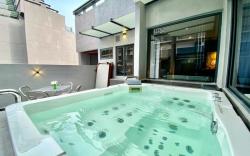 MJHolidayA1802 [RetreatSuite] with JacuzziMassage