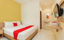 RedDoorz Plus @ Slamet Riyadi
