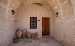 Narcissos Cave Hotel