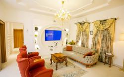 Kiki's Home and Apartments