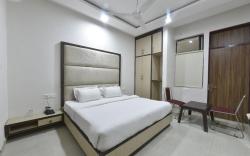 Hotel Crown Plaza, Malviya Nagar