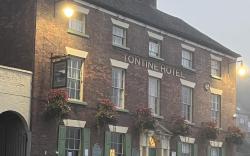 Tontine Hotel & Bar