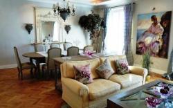 Charming 2 bedroom apt in Central Cannes walking distance to beaches Croisette and the Palais - 678