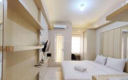 Comfort Studio at Candiland Apartment By Travelio