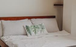 Room for 2— WILDE ROOM of Bards Nest 