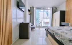 Deluxe studio apartment in District 1