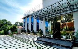 Miracle Hotel And Resort