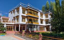 Rock Castle Residency