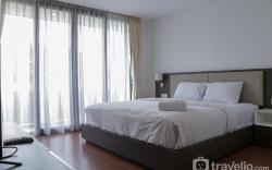 Cozy 3BR Simprug Park near Blok M By Travelio 