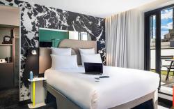 Tribe Paris La Defense Esplanade