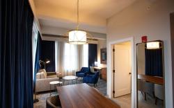 BLU-Tique, Akron, a Tribute Portfolio Hotel