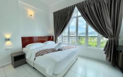 Seaview 3BR Condo IV ☀ Family Getaway | Romantic Seaview Suite