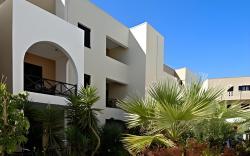 Nami Hotel & Suites