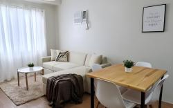 Lovely 2- BR Condo (Fully Air-conditioned w/ Wifi)