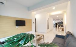 Q1@One Homestay. 10 paxs Free Wifi & Washer