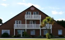 Coral Gables Guesthouse & Campsite