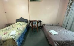 Seladah Stay F [Twin Room with Shared Bathroom]