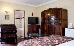 Parthenon Mansions