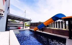 Slider  Pool Villa 4 Bedroom Huahin Style Townhome