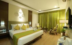 Hotel Silky Palace near Delhi Airport