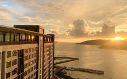 Sunset Seaview Vacation Condos @ Jesselton Quay