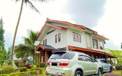 Villa Bata 9 Pakis