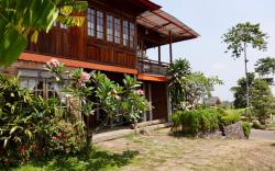 Villa Kayu 9 Pakis