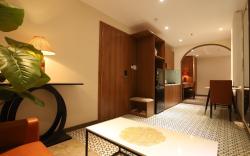Lanura Apartments and Hotel