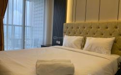 Minimalist Studio Room at Gold Coast By Travelio