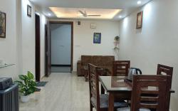 Homlee -Jumbo Lux Flat w hills, Kitchen & parking