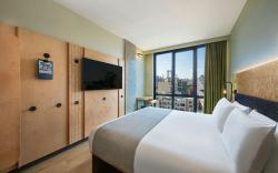 Moxy Brooklyn Williamsburg