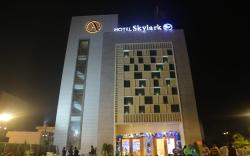 HOTEL SKYLARK