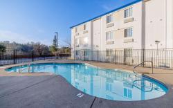 Motel 6 Auburn, CA