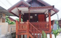 Sappermpool Thap Perm Phun Thai House [Slogan]