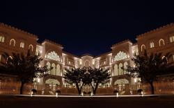 Chloe Gallery