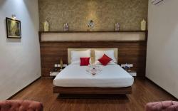 Happys Hotel
